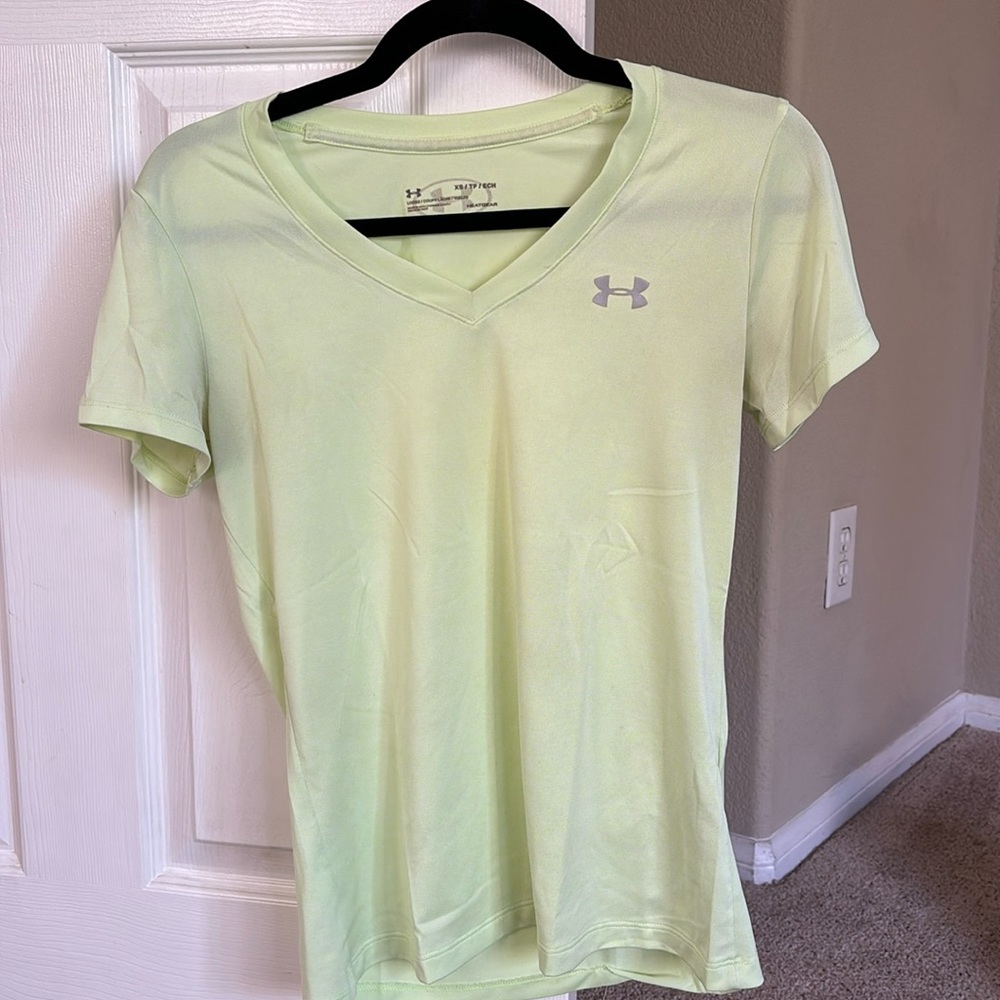 Under Armour Short Sleeve V Neck